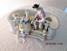 GROUPE FIGURINES  PORCELAINE