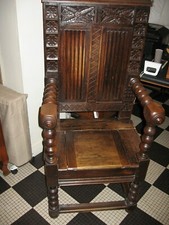 Fauteuil cathèdre sculpté