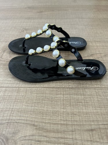 Claquettes noires avec - , perles