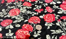 tissu roses rouges