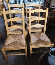 Lot 4 chaises paillées