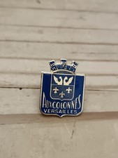 Pin's Pins Pin Enamel 21  France Yvelines Aux Colonnes Chocolatier "Versailles" 