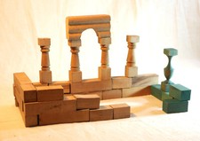 JOUET ANCIEN - Lot de pièces en bois - construction petit architecte VIM24ARC001