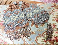 ANCIENNE BOURSE BRODÉE DE PERLES MÉTALLIQUE, PORTE LOUIS XIXème