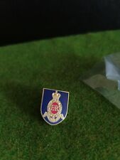 7 Para Military Pin Badge