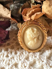 Broche camée ancienne pierre