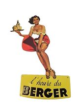 Plaque publicitaire  pin up BERGER  en Tôle Imprimée Découpée 