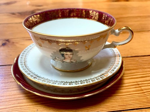Tasse avec soucoupe - tasse, en
