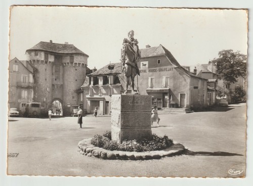 Marvejols cpsm statue - la,