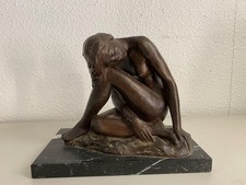 sculpture en bronze femme de