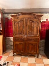 Meuble provencal en noyer.