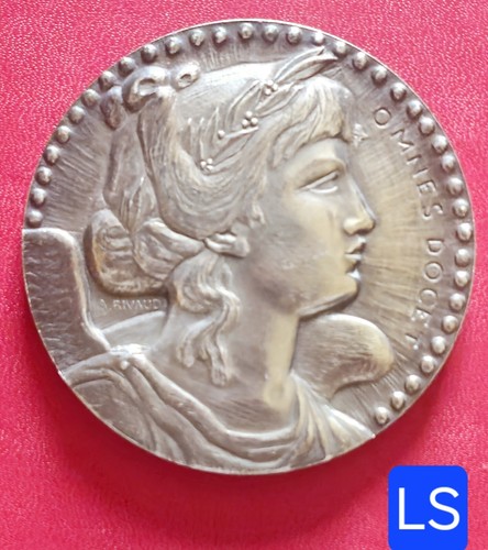 Belle médaille artistique - belle,