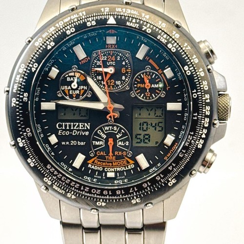 Montre solaire radiocommandée