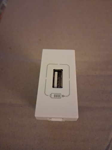 Prise usb type 5v - prise,