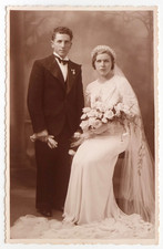 Mariés, mariage studio couple - Photo ancienne RPPC, CPA, sépia