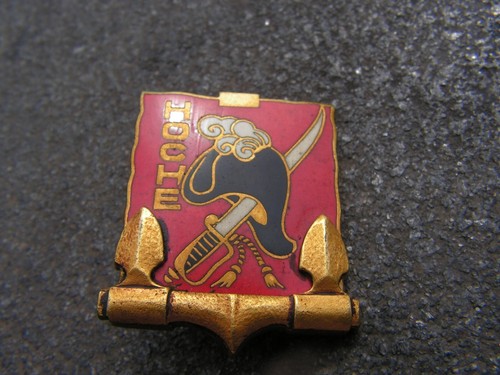 Insigne militaire contre - ,
