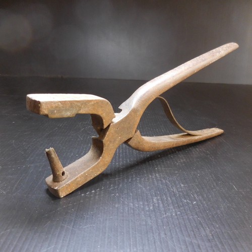 Pince trou cordonnier cuir