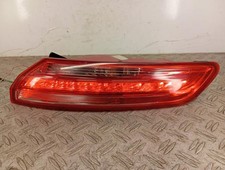 Feu arriere principal droit