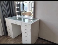 Coiffeuse blanche avec miroir