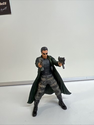 Figurine peinte main - a, la