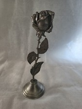 Jolie Rose en étain sur socle avec poinçon étain 95 % 