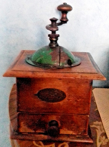 Ancien moulin café bois - moulin, a