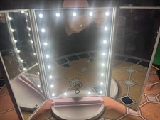 MIROIR COMESTIQUE A LED DE MARQUE LIVARNO A PILES