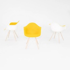 2022 Herman Miller Eames DAW