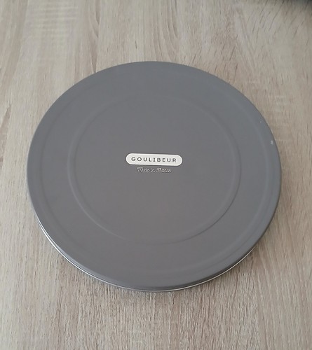 Boîte métallique ronde