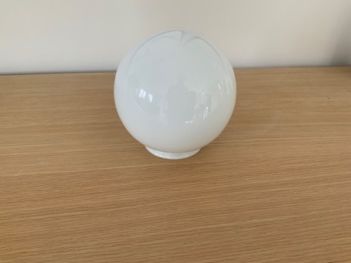 Opaline ancienne blanche boule - opaline,