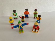 27⚜️ Lot de 8 Figurines