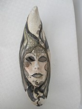 ANCIEN MASQUE DE CARNAVAL DE VENISE. FAIT MAIN.