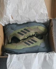 Neuves, chaussures (style