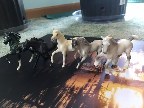 Collectable miniature breyer - collectable,