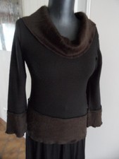 PULL  AVEC  FAUSSE    FOURRURE