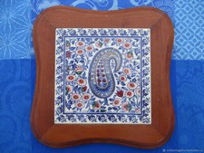 Sous de plat ancien en bois et faïence de Cachemire GIEN France Antique h