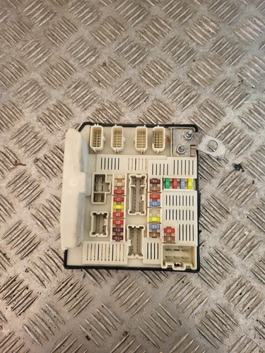 Boitier fusible usm renault - -,