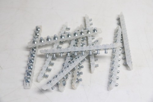 Lot 100 clous pour - 100,
