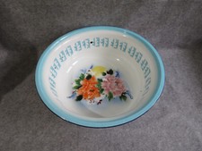 ancienne bassine en tôle