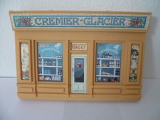 Authentique  1e fabrication NOREV en résine pleine FACADE pour 1.43 CREMERIE
