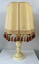 LAMPE EN ALBATRE AVEC ABAT