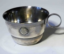 Tasse en métal argenté