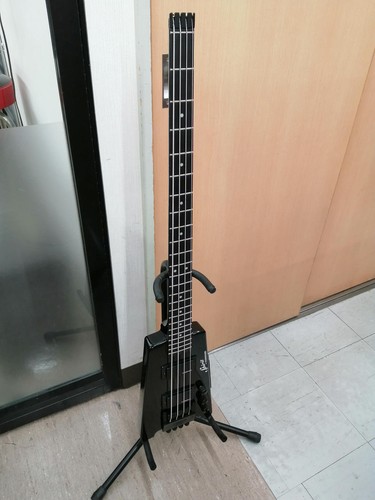 Guitare basse électrique