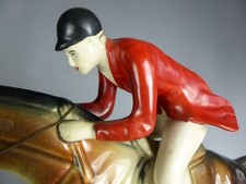 JOCKEY PIECE D'ART CERAMIQUE Hubert BEQUET CAVALIER CHEVAL PUR SANG JUMPING BELG