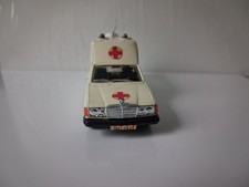 norev ancien 1/43 mercedes ambulance 257