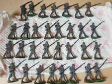 Lot de 31 Figurines Soldats