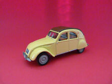 CITROEN 2 CV 1961 - UNIVERSAL HOBBIES - Voiture miniature 1/43