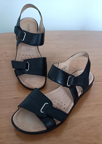 Sandales noires attaches