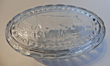 Ancien COUVERCLE de Beurrier ovale 1950 - Décor en Relief Vache - verre  France