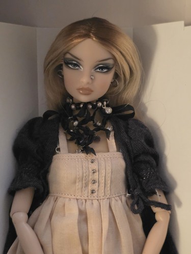 Integrity toys fashion royalty - fashion,